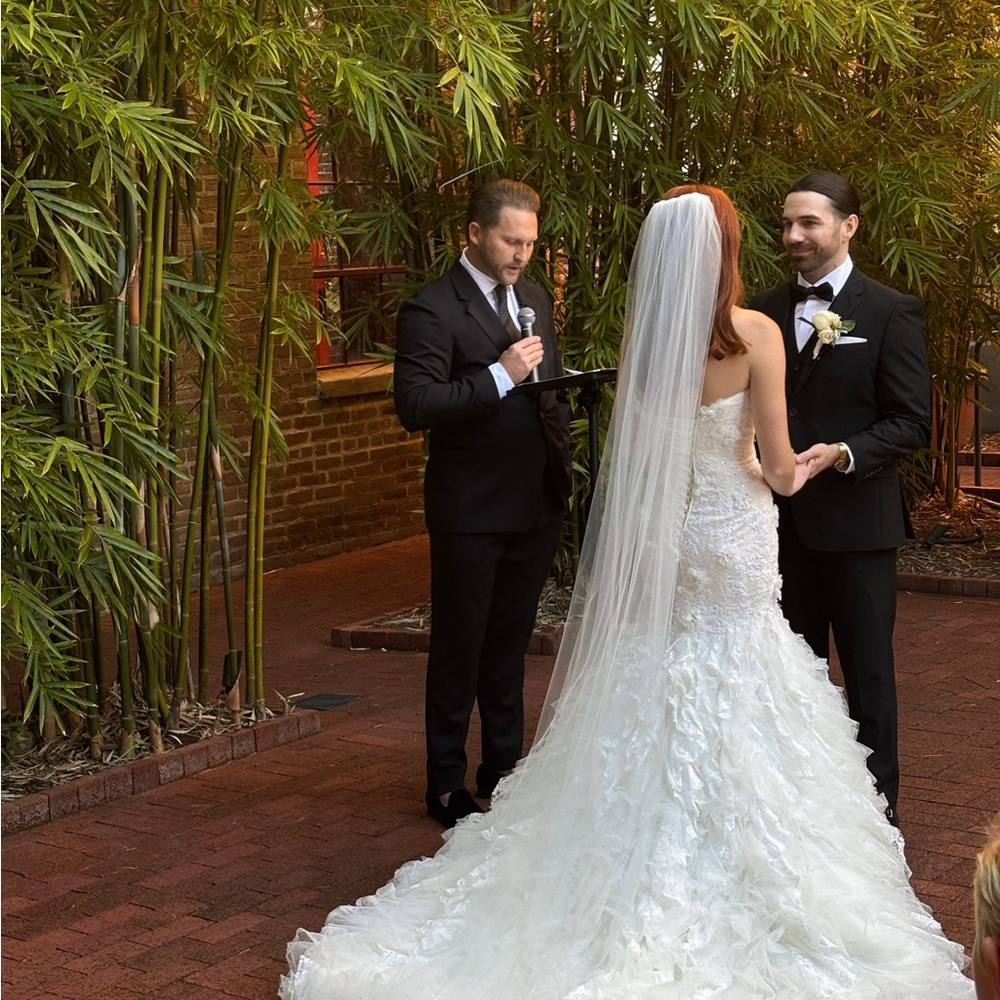 Elegant White Bridal Veil